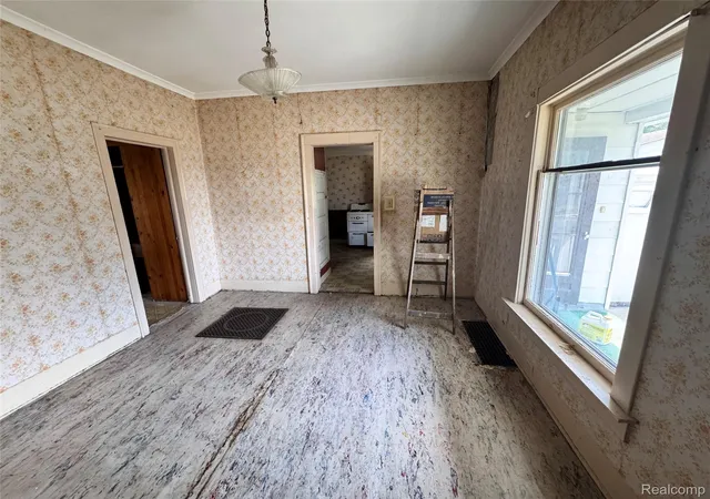 Photo 4 of Single family home for sale at 414 S Bates St, Saginaw, MI 48602 | MLS# 20261073203 | Listing updated on 2026-09-11
