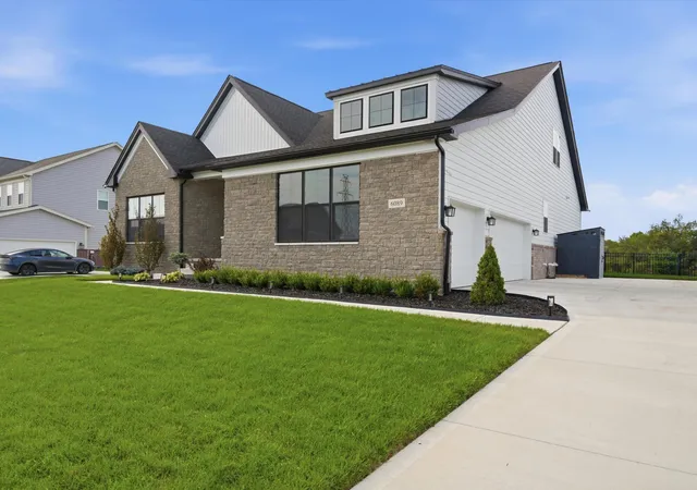 Photo 2 of Single family home for sale at 6089 Lincolnshire Dr, Saline, MI 48176 | MLS# 81026048269 | Listing updated on 2026-09-15