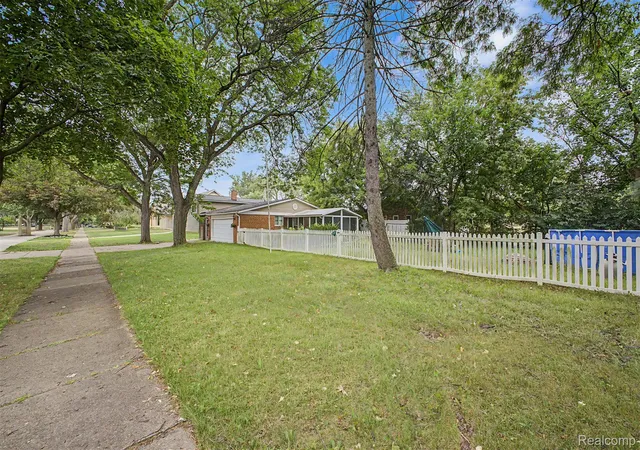 Photo 2 of Single family home for sale at 27355 Clairview Dr, Dearborn Heights, MI 48127 | MLS# 20261073206 | Listing updated on 2026-09-21