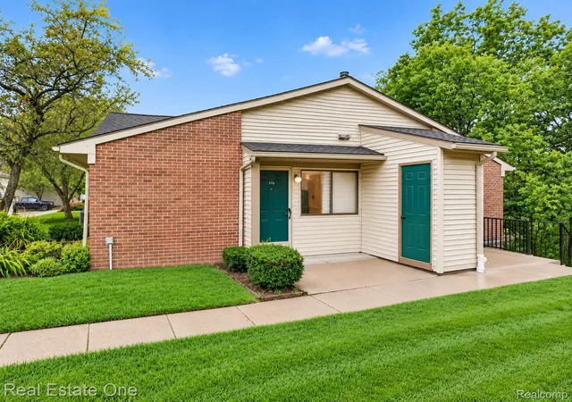 Photo 3 of Condo for sale at 376 Spring Brooke Dr, Brighton, MI 48116 | MLS# 20261073215 | Listing updated on 2026-09-16