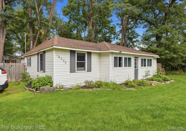 Photo 2 of Single family home for sale at 10556 Silver Lake Rd, Byron, MI 48418 | MLS# 20261073219 | Listing updated on 2026-09-15
