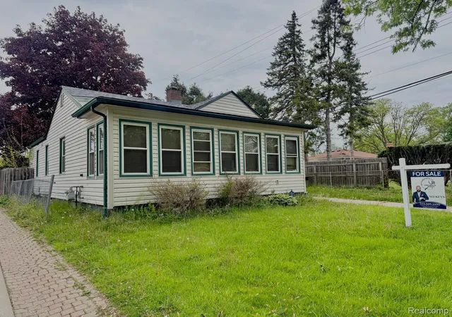 Photo 3 of Single family home for sale at 7521 N Silvery Ln, Dearborn Heights, MI 48127 | MLS# 20261073222 | Listing updated on 2026-09-11