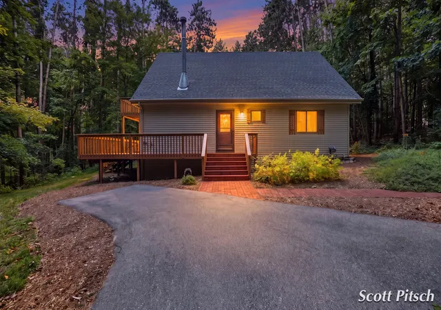 Photo 1 of Single family home for sale at 1450 N Payne Lake Rd, Middleville, MI 49333 | MLS# 65026048275 | Listing updated on 2026-09-10