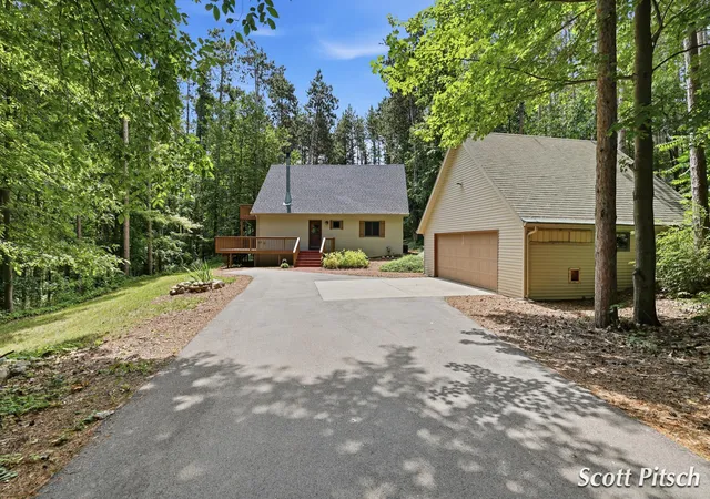 Photo 3 of Single family home for sale at 1450 N Payne Lake Rd, Middleville, MI 49333 | MLS# 65026048275 | Listing updated on 2026-09-10