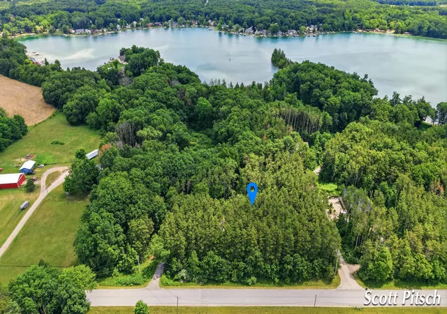 Photo 3 of Single family home for sale at 1450 N Payne Lake Rd, Middleville, MI 49333 | MLS# 65026048275 | Listing updated on 2026-09-10