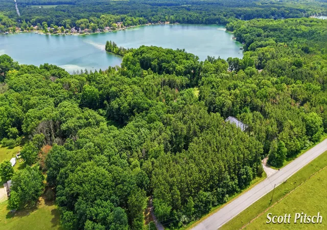 Photo 4 of Single family home for sale at 1450 N Payne Lake Rd, Middleville, MI 49333 | MLS# 65026048275 | Listing updated on 2026-09-10