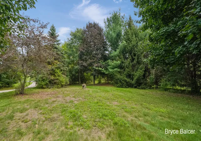 Photo 3 of Single family home for sale at 14855 Coalter Ave NW, Kent City, MI 49330 | MLS# 65026048276 | Listing updated on 2026-09-10