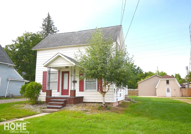 Photo 2 of Single family home for sale at 706 Corunna Ave, Owosso, MI 48867 | MLS# 5050221451 | Listing updated on 2026-09-10