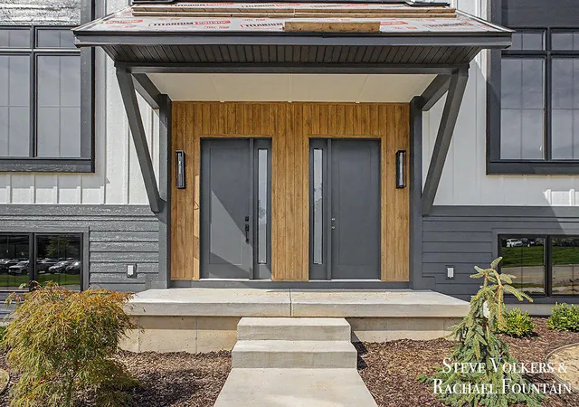Condo for sale at 984 Glenwood Ct SE, GrandRapidsCharterTownship_Kent, MI 49546 | MLS# 65026048277