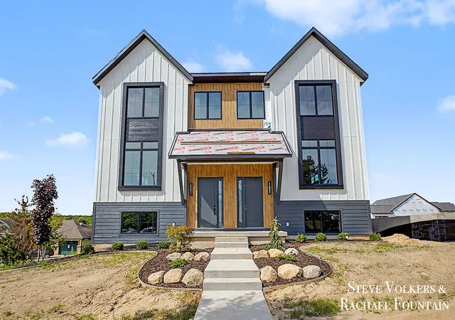 Photo 2 of Condo for sale at 984 Glenwood Ct Se, Grand Rapids Charter Township Kent, MI 49546 | MLS# 65026048277 | Listing updated on 2026-09-10