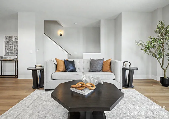 Photo 4 of Condo for sale at 984 Glenwood Ct SE, Grand Rapids Charter Township Kent, MI 49546 | MLS# 65026048277 | Listing updated on 2026-09-10