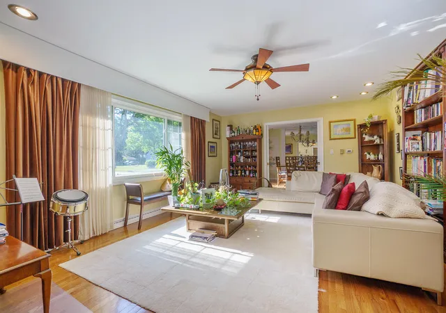 Photo 3 of Single family home for sale at 906 Walnut St, Three Rivers, MI 49093 | MLS# 66026048278 | Listing updated on 2026-09-11