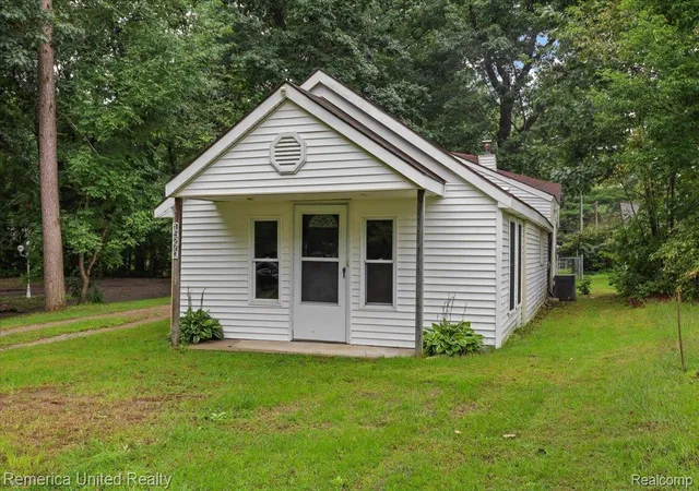 Photo 3 of Single family home for sale at 15270 Ripple Dr, Linden, MI 48451 | MLS# 20261073234 | Listing updated on 2026-09-12
