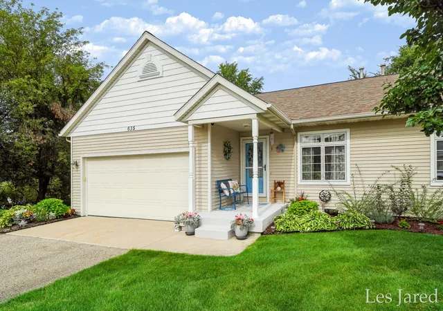 Listing Photo 3 - Condo for sale in building located at 635 Raven Ct, Middleville, MI 49333