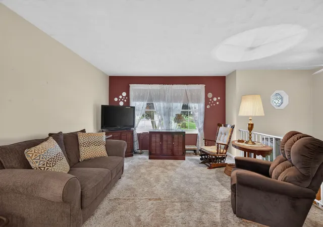 Photo 4 of Single family home for sale at 611 Charleston Rd, Lansing, MI 48917 | MLS# 55026048286 | Listing updated on 2026-09-17