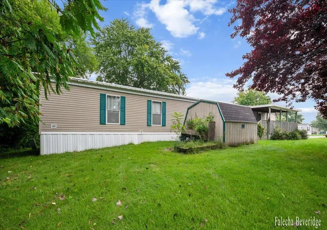 Photo 3 of Single family home for sale at 176 Wallasey Dr SW, Grand Rapids, MI 49548 | MLS# 65026048289 | Listing updated on 2026-09-15