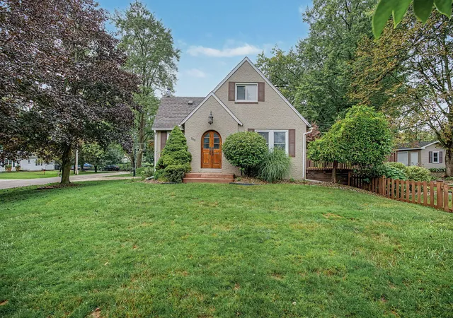 Photo 2 of Single family home for sale at 352 Dunham Dr, Battle Creek, MI 49015 | MLS# 66026048291 | Listing updated on 2026-09-16