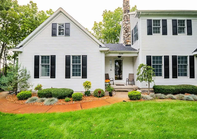 Photo 2 of Condo for sale at 8259 Wallinwood Springs Dr, Jenison, MI 49428 | MLS# 65026048292 | Listing updated on 2026-09-17