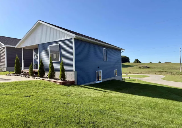 Photo 2 of Single family home for sale at 1116 Basil Pl, Traverse City, MI 49696 | MLS# 78080073423 | Listing updated on 2026-09-11