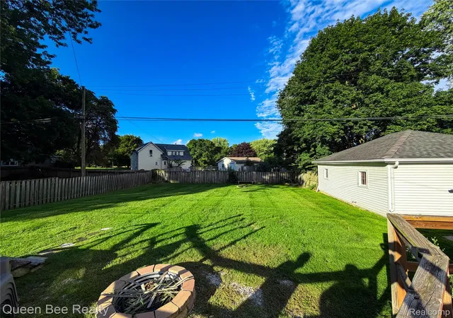 Photo 3 of Single family home for sale at 320 W Bush St, Caro, MI 48723 | MLS# 20261073251 | Listing updated on 2026-09-11