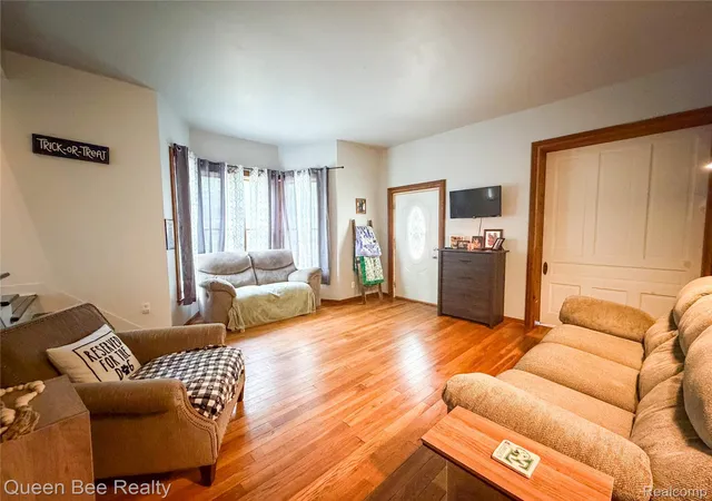 Photo 3 of Single family home for sale at 320 W Bush St, Caro, MI 48723 | MLS# 20261073251 | Listing updated on 2026-09-11