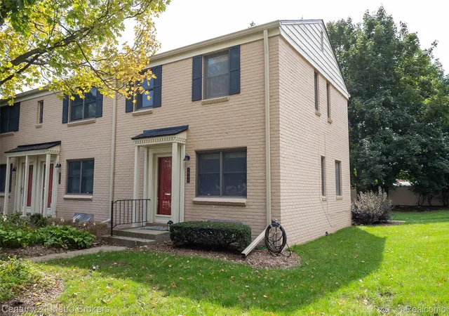 Photo 2 of Condo for sale at 1984 Graefield Rd, Birmingham, MI 48009 | MLS# 20261073254 | Listing updated on 2026-10-08