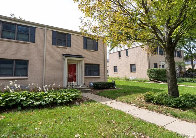 Photo 3 of Condo for sale at 1984 Graefield Rd, Birmingham, MI 48009 | MLS# 20261073254 | Listing updated on 2026-10-08