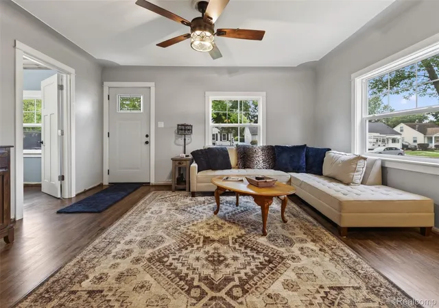 Photo 3 of Single family home for sale at 691 E Tennyson Ave, Pontiac, MI 48340 | MLS# 20261073255 | Listing updated on 2026-09-12