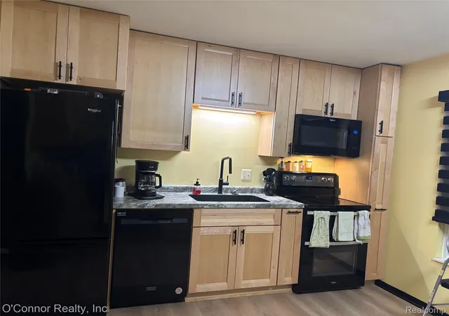 Photo 2 of Single family home for sale at 1650 River Rd, Marysville, MI 48040 | MLS# 20261073258 | Listing updated on 2026-09-14