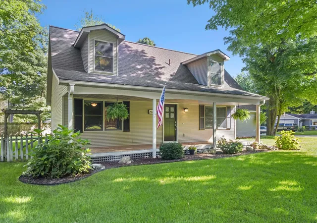 Photo 1 of Single family home for sale at 20614 White Oak Dr, Lake Ann, MI 49650 | MLS# 78080073424 | Listing updated on 2026-09-16