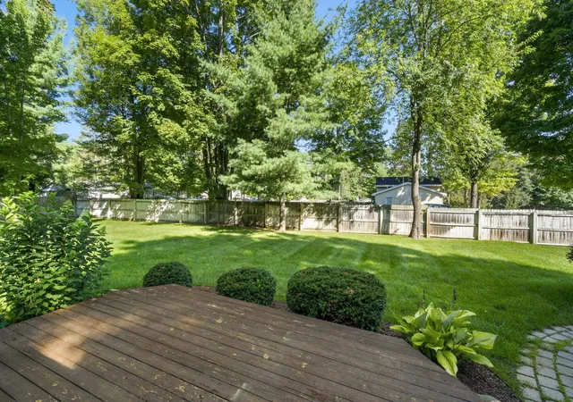 Photo 3 of Single family home for sale at 20614 White Oak Dr, Lake Ann, MI 49650 | MLS# 78080073424 | Listing updated on 2026-09-16