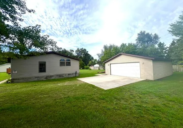Photo 3 of Single family home for sale at 6596 Middleton Dr, Greenville, MI 48838 | MLS# 65026048300 | Listing updated on 2026-09-11
