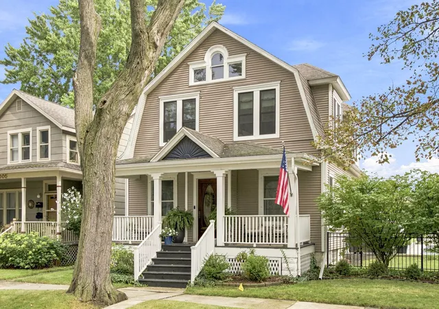 Single family home for sale at 1007 State St, Saint Joseph, MI 49085 | MLS# 69026048302