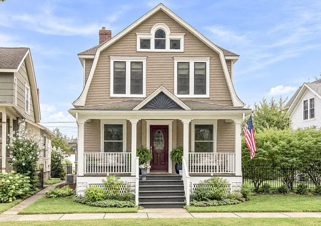 Photo 1 of Single family home for sale at 1007 State St, Saint Joseph, MI 49085 | MLS# 69026048302 | Listing updated on 2026-09-17