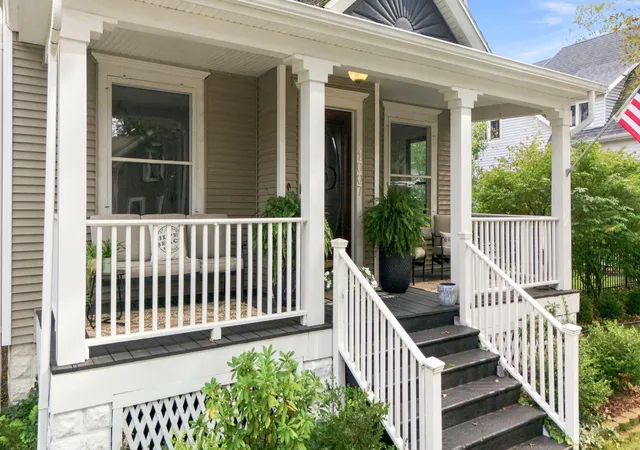 Photo 3 of Single family home for sale at 1007 State St, Saint Joseph, MI 49085 | MLS# 69026048302 | Listing updated on 2026-09-17