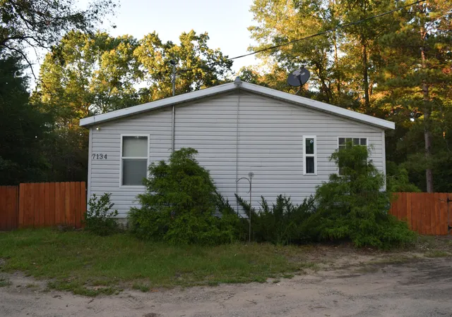 Photo 1 of Sale Pending at 7134 Evanston Ave, Muskegon, MI 49442 | MLS# 71026048304 | Listing updated on 2026-09-16