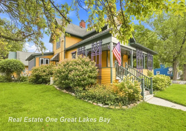 Photo 2 of Single family home for sale at 127 E North St, Ithaca, MI 48847 | MLS# 61050221462 | Listing updated on 2026-09-11