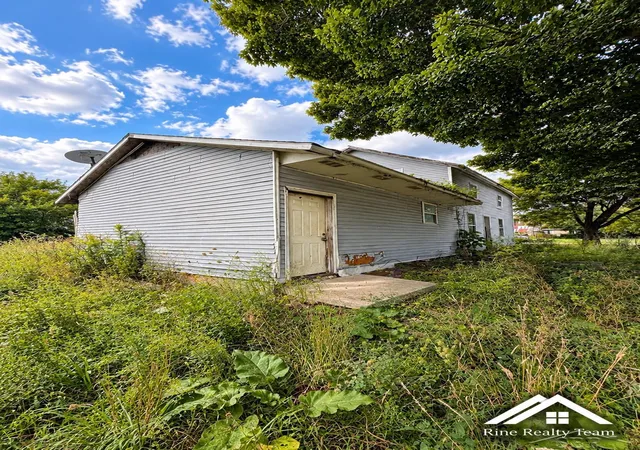 Photo 3 of Single family home for sale at 204 W Hakes St, Montgomery, MI 49255 | MLS# 61050221463 | Listing updated on 2026-09-11