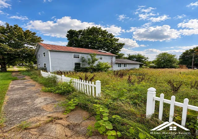 Photo 4 of Single family home for sale at 204 W Hakes St, Montgomery, MI 49255 | MLS# 61050221463 | Listing updated on 2026-09-11