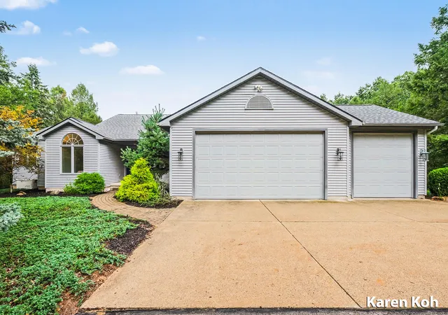 Photo 4 of Single family home for sale at 7079 Herrington Ave NE, Belmont, MI 49306 | MLS# 65026048306 | Listing updated on 2026-09-12