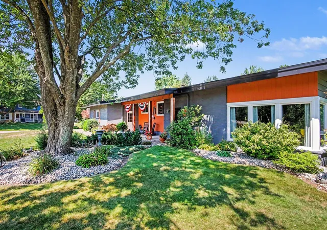 Photo 3 of Single family home for sale at 6230 Blythefield Ave Ne, Rockford, MI 49341 | MLS# 65026048309 | Listing updated on 2026-09-17