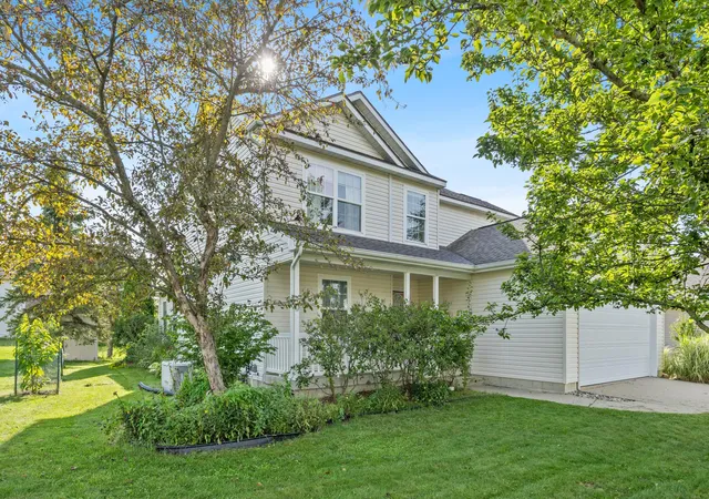 Photo 2 of Single family home for sale at 1588 Gander Hl Dr, Holt, MI 48842 | MLS# 65026048313 | Listing updated on 2026-09-28