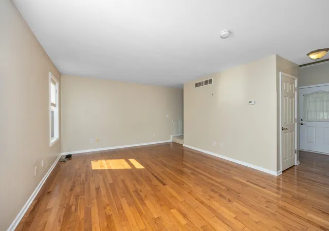 Photo 4 of Single family home for sale at 1588 Gander Hl Dr, Holt, MI 48842 | MLS# 65026048313 | Listing updated on 2026-09-28