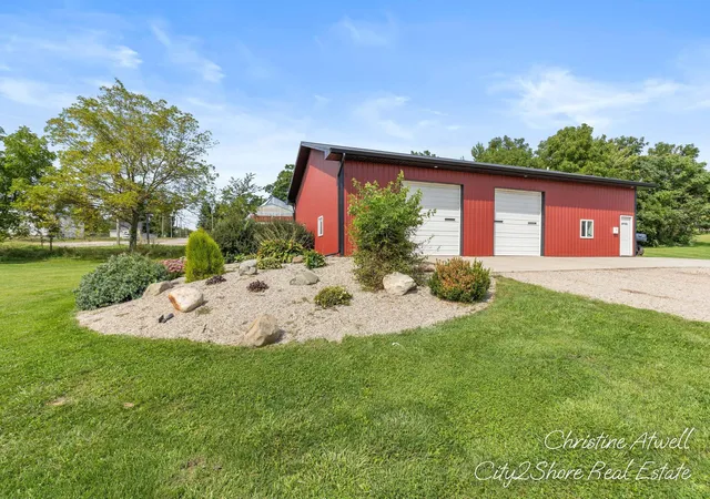 Photo 3 of Single family home for sale at 2908 Huddle Rd, Lake Odessa, MI 48849 | MLS# 65026048314 | Listing updated on 2026-09-18