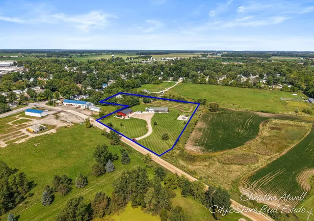Photo 3 of Single family home for sale at 2908 Huddle Rd, Lake Odessa, MI 48849 | MLS# 65026048314 | Listing updated on 2026-09-18