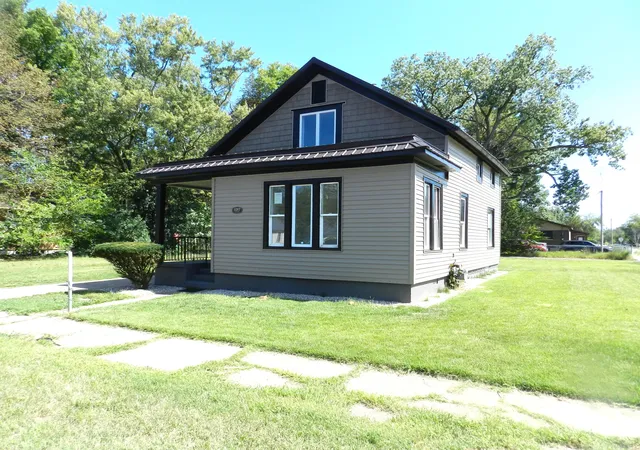 Single family home for sale at 1097 Pearl St, Benton Harbor, MI 49022 | MLS# 69026048320