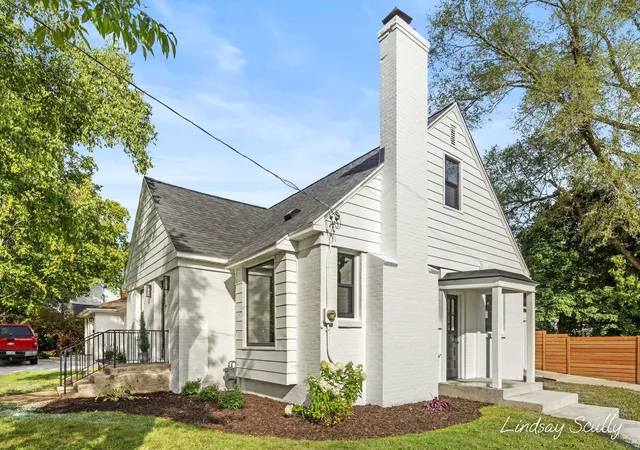 Photo 3 of Single family home for sale at 2151 Hall St SE, Grand Rapids, MI 49506 | MLS# 65026048321 | Listing updated on 2026-09-14