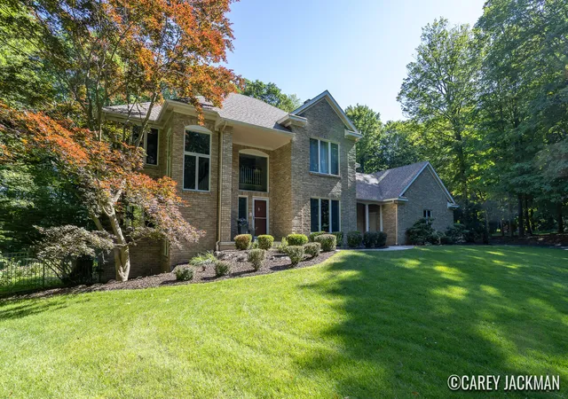 Photo 2 of Single family home for sale at 2111 Woodley Crk Ct NW, Comstock Park, MI 49321 | MLS# 65026048328 | Listing updated on 2026-09-17