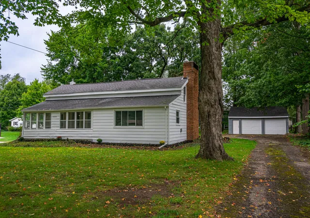 Photo 2 of Single family home for sale at 3908 Grand Prairie Rd, Kalamazoo, MI 49006 | MLS# 64026048329 | Listing updated on 2026-09-17