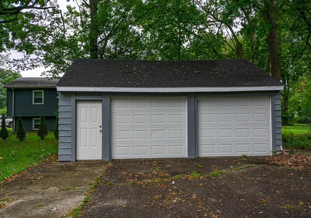 Photo 3 of Single family home for sale at 3908 Grand Prairie Rd, Kalamazoo, MI 49006 | MLS# 64026048329 | Listing updated on 2026-09-17